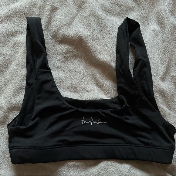 437 Top - Picture 3 of 3